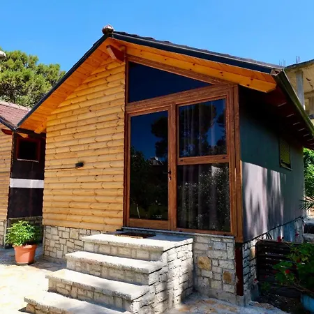 Ferienhaus Bujtinat E Delvines Delvine