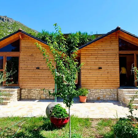 Bujtinat E Delvines Casa vacanze *