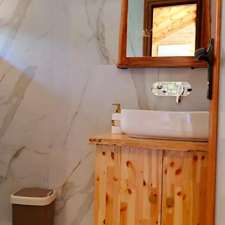 Ferienhaus Bujtinat E Delvines Delvine