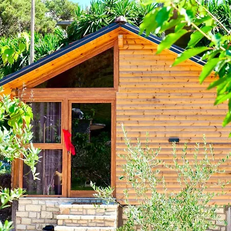 Bujtinat E Delvines Ferienhaus